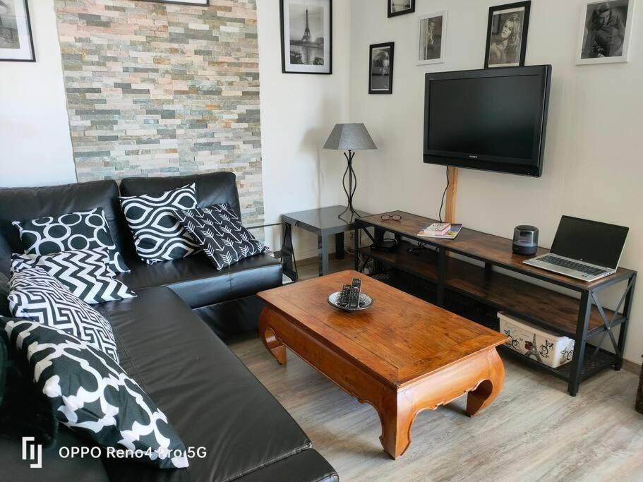 Grand T2 Esprit Loft Coeur De Ville Sete Exterior photo